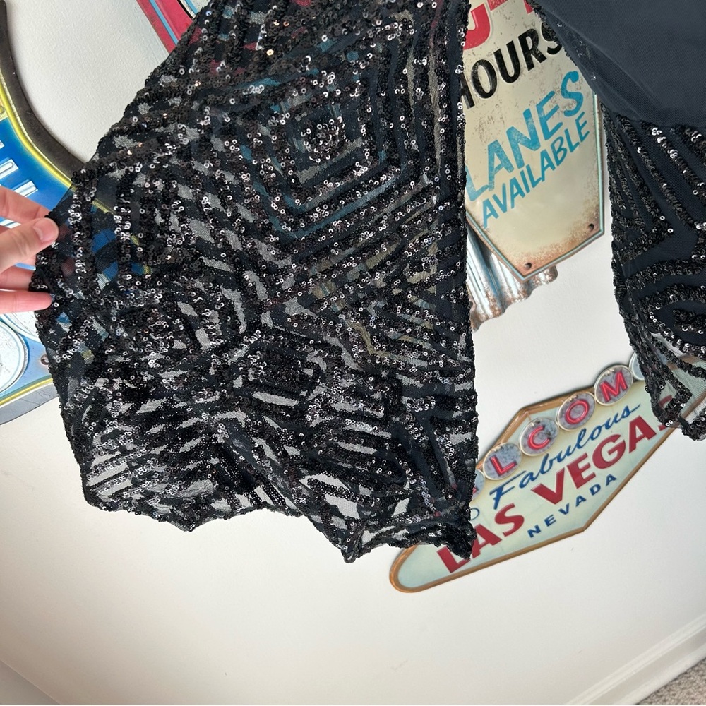 VENUS Black Sequin Bell Sleeve V-Neck Blouse Party Evening Statement Sleeve - Picture 14 of 14